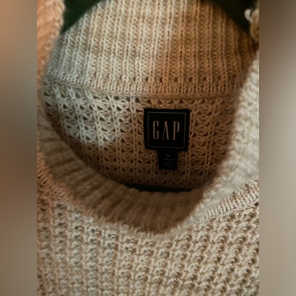 GAP cozy fall sweater size M mock neck creamy oatmeal color - Picture 3 of 6